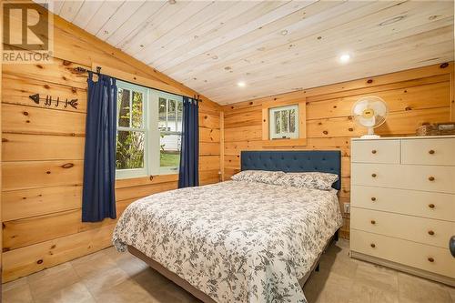 14 R3 Road, Lombardy, ON - Indoor Photo Showing Bedroom