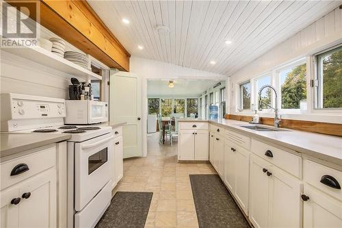 14 R3 Road, Lombardy, ON - Indoor Photo Showing Kitchen With Double Sink