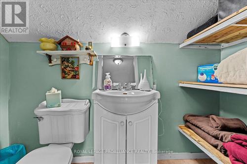 139 Oak Lake Road, Quinte West, ON - Indoor Photo Showing Laundry Room