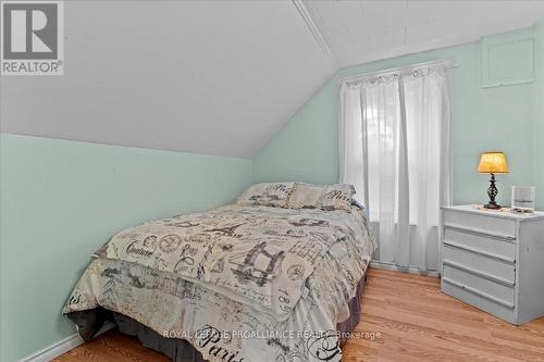 139 Oak Lake Road, Quinte West, ON - Indoor Photo Showing Bedroom