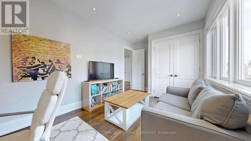 17 Southgate Avenue, Toronto, ON - Indoor