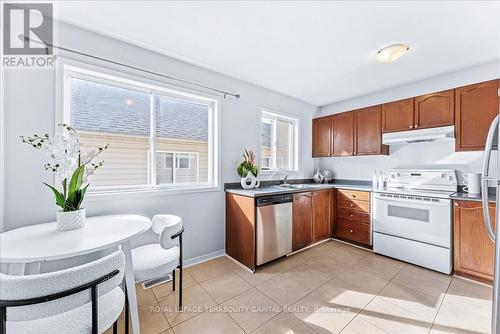 54 Copeman Crescent, Barrie, ON - Indoor Photo Showing Kitchen