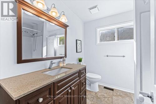 54 Copeman Crescent, Barrie, ON - Indoor Photo Showing Bathroom