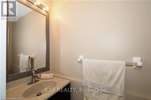 67 Bloomington Drive, Cambridge, ON - Indoor Photo Showing Bathroom