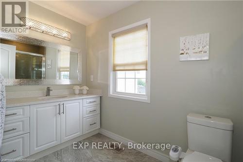 67 Bloomington Drive, Cambridge, ON - Indoor Photo Showing Bathroom