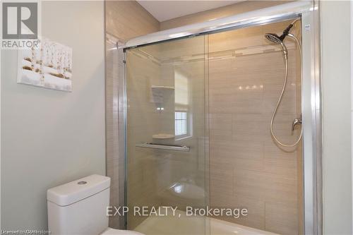 67 Bloomington Drive, Cambridge, ON - Indoor Photo Showing Bathroom