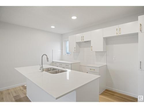 18 Eastwood Dr, Spruce Grove, AB - Indoor Photo Showing Kitchen With Double Sink