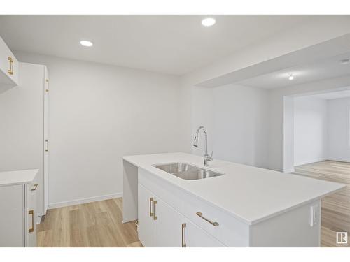 18 Eastwood Dr, Spruce Grove, AB - Indoor Photo Showing Kitchen With Double Sink