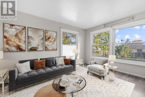 174 Niagara Falls Road, Thorold, ON - Indoor Photo Showing Living Room