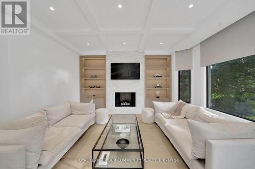 180 Westridge Drive, Vaughan, ON - Indoor Photo Showing Living Room With Fireplace