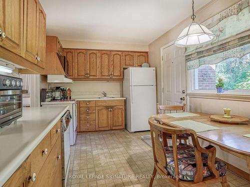 49 Wallingford Rd, Toronto, ON - Indoor Photo Showing Kitchen