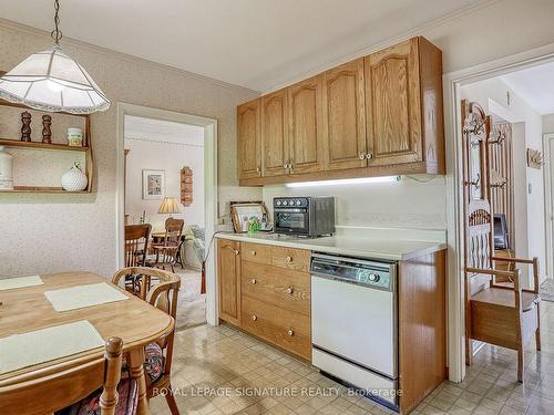 49 Wallingford Rd, Toronto, ON - Indoor Photo Showing Kitchen