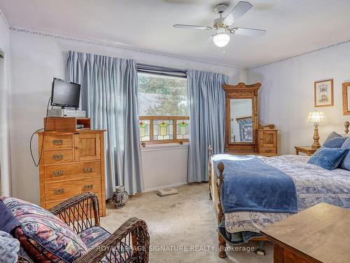 49 Wallingford Rd, Toronto, ON - Indoor Photo Showing Bedroom