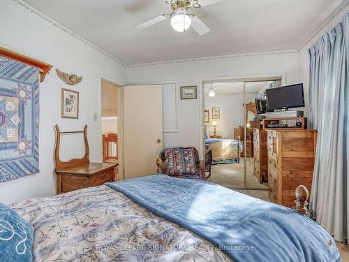 49 Wallingford Rd, Toronto, ON - Indoor Photo Showing Bedroom