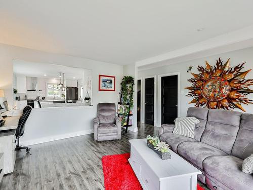 Living room - 380 17E Avenue, Saint-Jérôme, QC - Indoor Photo Showing Living Room