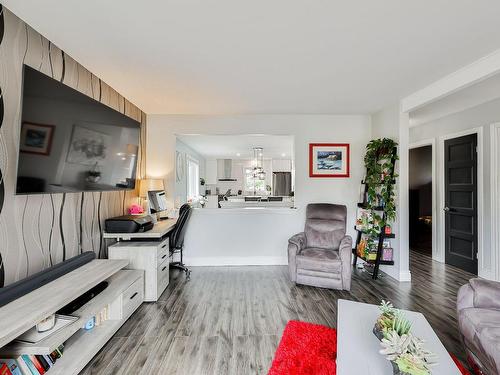 Living room - 380 17E Avenue, Saint-Jérôme, QC - Indoor Photo Showing Living Room