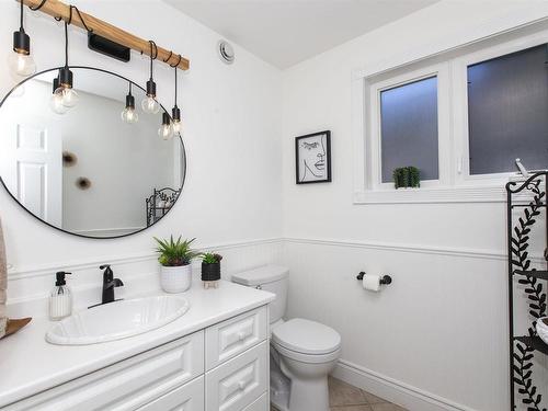 334 Minstrel Bay, Thunder Bay, ON - Indoor Photo Showing Bathroom