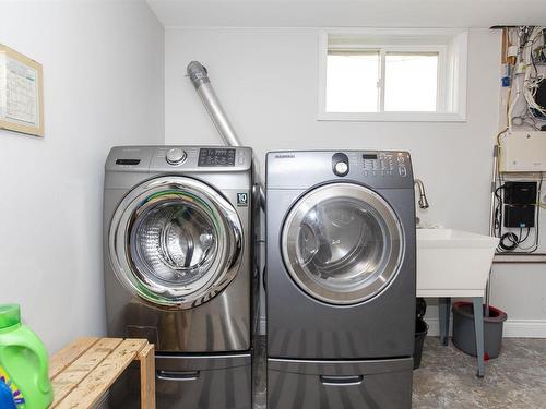 334 Minstrel Bay, Thunder Bay, ON - Indoor Photo Showing Laundry Room