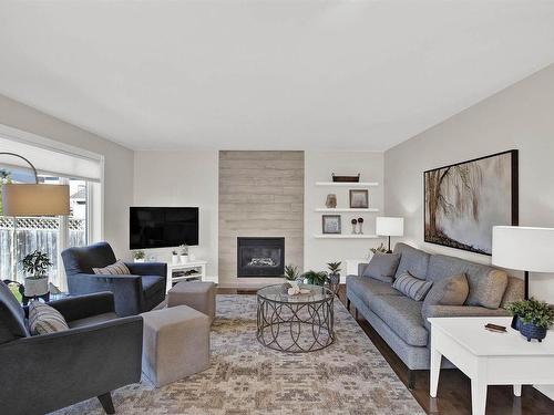 334 Minstrel Bay, Thunder Bay, ON - Indoor Photo Showing Living Room With Fireplace