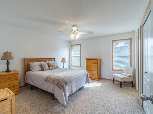 330 Cougar Road, Kamloops, BC - Indoor Photo Showing Bedroom