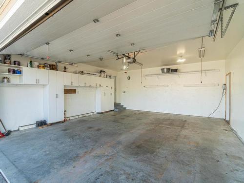 330 Cougar Road, Kamloops, BC - Indoor Photo Showing Garage