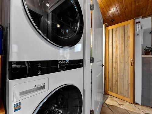 751 Holt Street, Kamloops, BC - Indoor Photo Showing Laundry Room