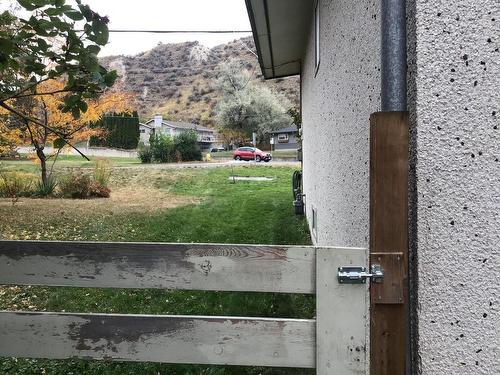 2106 Crescent Drive, Kamloops, BC - Outdoor