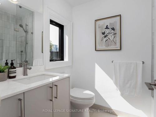 8 Dartnell Ave, Toronto, ON - Indoor Photo Showing Bathroom