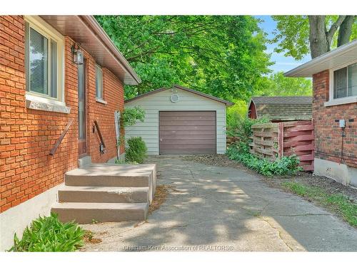 34 Hillcrest Avenue, Chatham, ON 