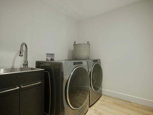 Laundry room - 917Z  - 919Z Rue Sigouin, Sainte-Adèle, QC - Indoor Photo Showing Laundry Room