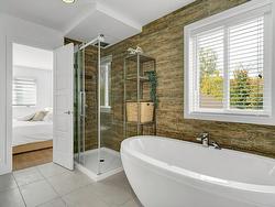 Ensuite bathroom - 