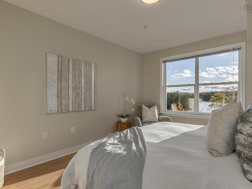 303 2 Lake Drive, Bedford, NS 