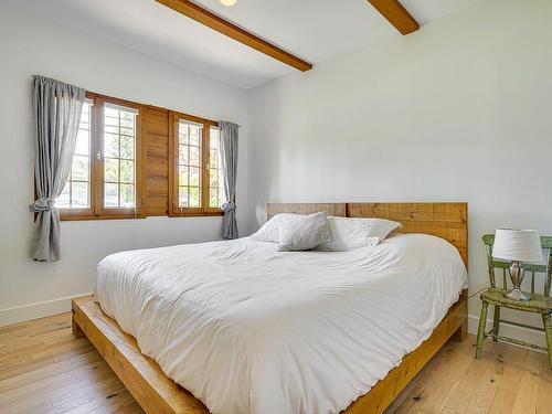 Master bedroom - 917  - 919 Rue Sigouin, Sainte-Adèle, QC - Indoor Photo Showing Bedroom