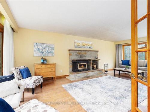 250 Ashworth Rd, Uxbridge, ON - Indoor Photo Showing Living Room With Fireplace