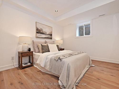 140 Temperance St, Aurora, ON - Indoor Photo Showing Bedroom