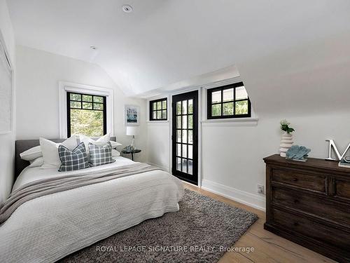 892 Tennyson Ave, Mississauga, ON - Indoor Photo Showing Bedroom