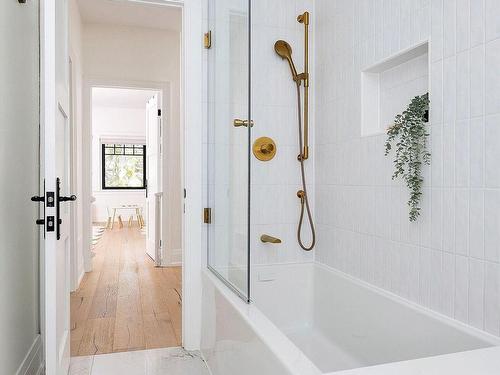 892 Tennyson Ave, Mississauga, ON - Indoor Photo Showing Bathroom