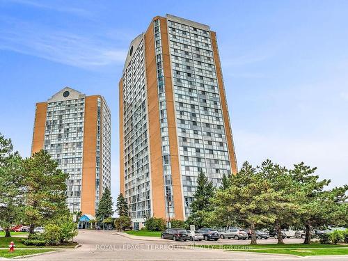 614-35 Trailwood Dr, Mississauga, ON - Outdoor With Facade