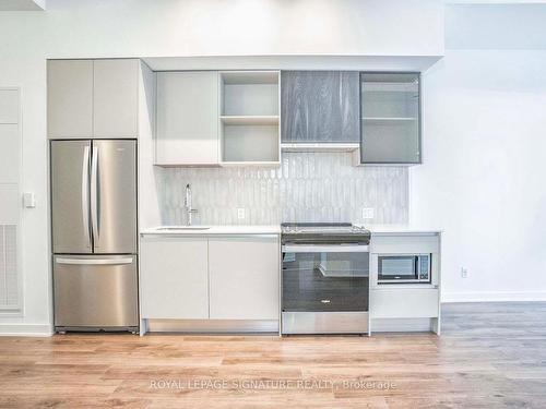 218-405 Dundas St, Oakville, ON - Indoor Photo Showing Kitchen