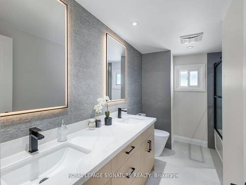 6962 Harris Rd, Mississauga, ON - Indoor Photo Showing Bathroom