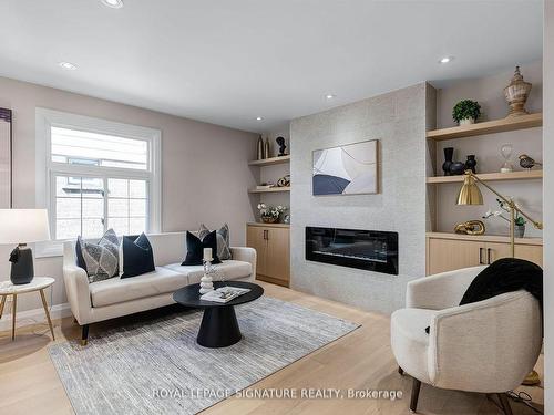 6962 Harris Rd, Mississauga, ON - Indoor Photo Showing Living Room With Fireplace