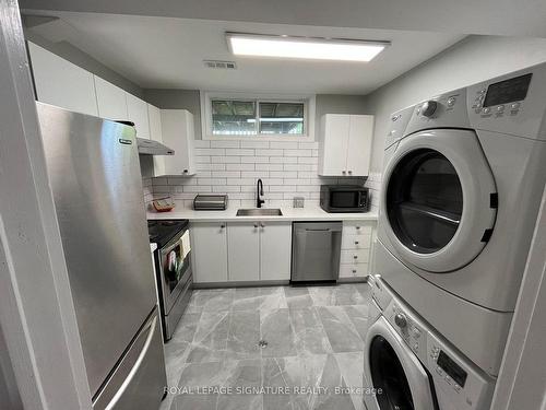 Lower-19 Lilywood Rd, Toronto, ON - Indoor Photo Showing Laundry Room