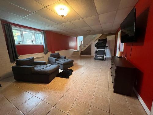 Salle familiale - 7 Rue Mouttet N., Saint-Bruno-De-Guigues, QC - Indoor Photo Showing Other Room