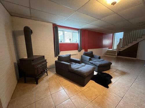 Salle familiale - 7 Rue Mouttet N., Saint-Bruno-De-Guigues, QC - Indoor