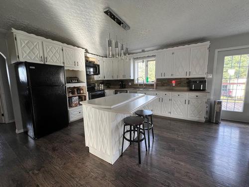 Cuisine - 7 Rue Mouttet N., Saint-Bruno-De-Guigues, QC - Indoor Photo Showing Kitchen