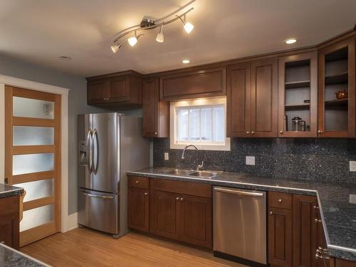 433 Mckellar St. S., Thunder Bay, ON - Indoor Photo Showing Kitchen With Double Sink