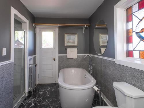 433 Mckellar St. S., Thunder Bay, ON - Indoor Photo Showing Bathroom