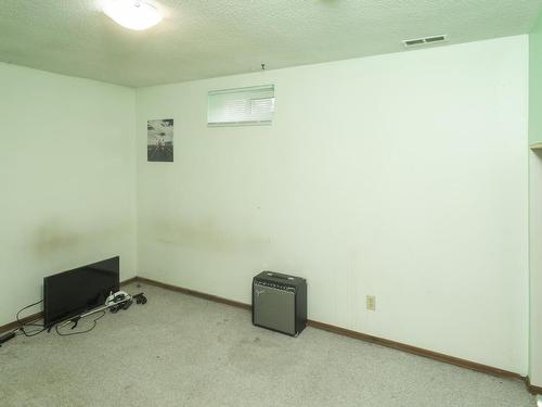 164 County Boulevard, Thunder Bay, ON - Indoor Photo Showing Other Room