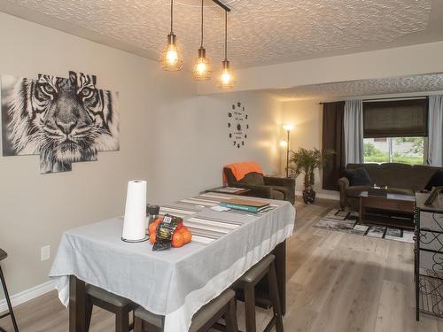 164 County Boulevard, Thunder Bay, ON - Indoor Photo Showing Dining Room