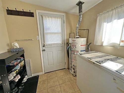 804 Mary Street W, Thunder Bay, ON - Indoor Photo Showing Laundry Room